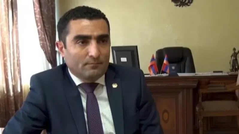 Պարգևավճարներ ստացել են մարզպետարանի շուրջ 100 աշխատակիցներ. Կոտայքի մարզպետ