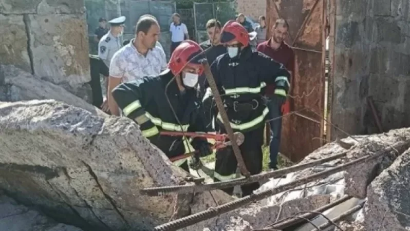 Լեռնագոգ գյուղում բետոնե առաստաղը փլուզվել և ընկել է «Hyundai Sonata» մեքենայի վրա․ ԱԻՆ