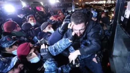 Վարչապետի հրաժարականը պահանջող ցուցարարներից 15 անձ բերման է ենթարկվել