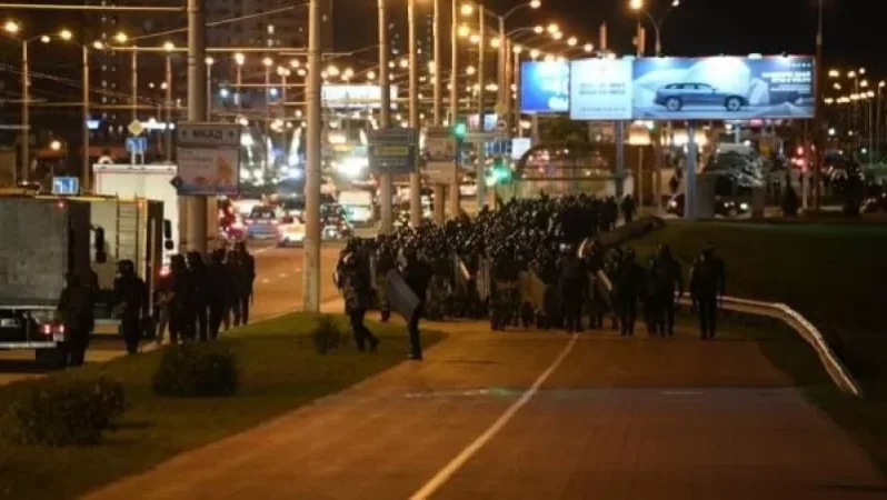 Հատուկջոկատայինները Մինսկում կրակել են մարդկանց վրա, որոնք պատշգամբներից խորհուրդներ էին տալիս ցուցարարներին