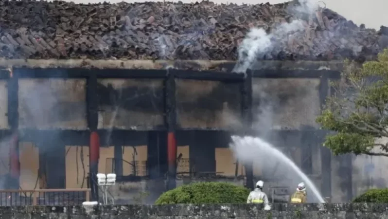 PHOTOS: Shuri Castle in Japan Burns Down