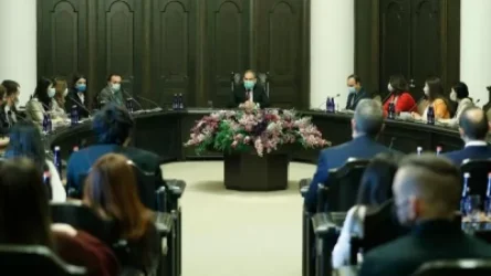 Մեր առաջ ծառացած մարտահրավերները հնարավոր է լուծել մեր ազգային ներուժի համախմբմամբ.Փաշինյանը ընդունել է «իԳործ» ծրագրի մասնակիցներին