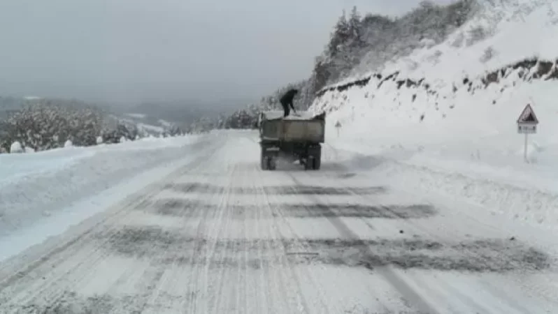 Ժամը 17։30-ի դրությամբ‚ Գորիս-Կապան ավտոճանապարհին տեղ-տեղ մերկասառույց է. «Ճանապարհային դեպարտամենտ»