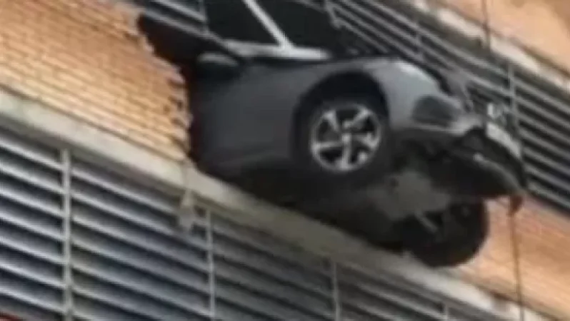 VIDEO: The Parking of the Year Involved a Clearly Identified Woman at the Wheel