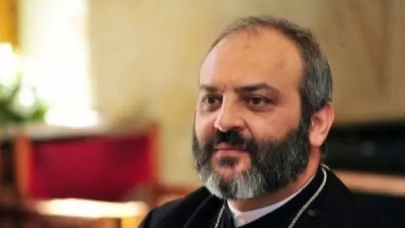 Եռագույնը պարտվեց սև ու սպիտակին. Բագրատ Սրբազան