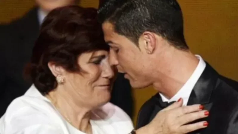 Ֆուտբոլային մաֆիան թույլ չի տալիս որդուս ավելի շատ «Ոսկե գնդակ» նվաճել. Ռոնալդուի մայր