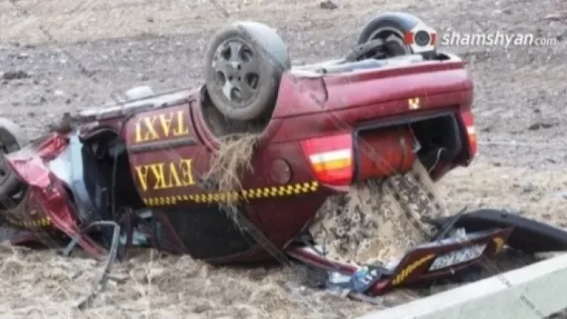 Չայնիի ոլորաններում «Օպելը» տապալել է բետոնե էլեկտրասյունն ու գլխիվայր հայտնվել դաշտում