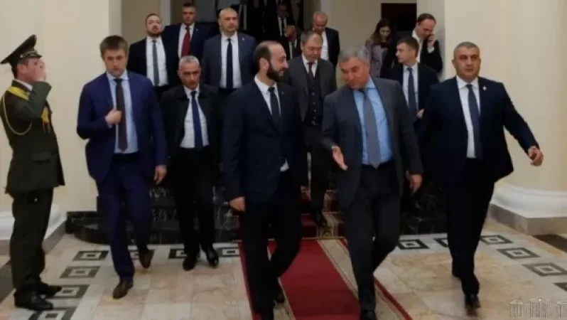 Արարատ Միրզոյանը հանդիպել է Վյաչեսլավ Վոլոդինի հետ