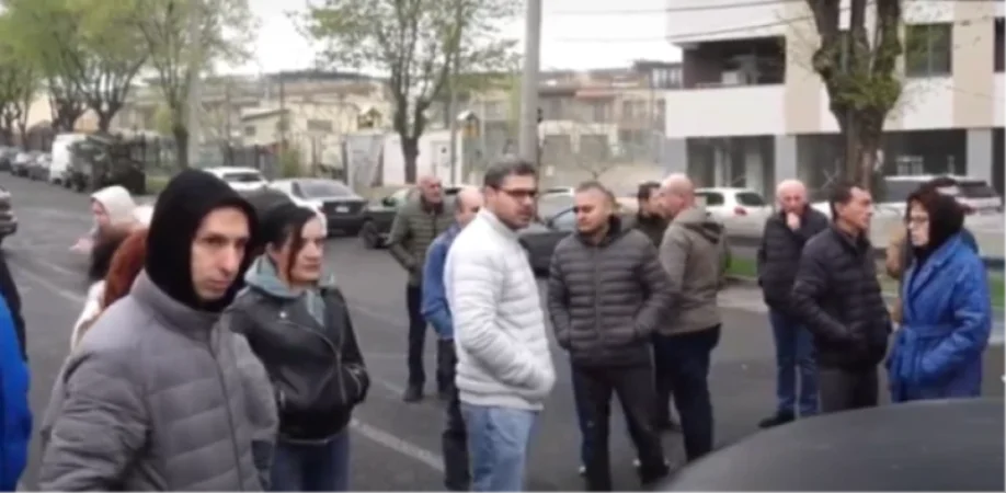 Քաղաքացիները փակել են Միկոյան փողոցը․ մանրամասներ