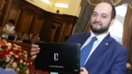 77 ուսուցիչ, դաստիարակ եւ տնօրեն որպես խրախուսում համակարգիչ կստանան․ նախարար