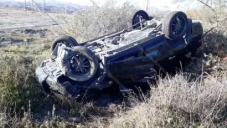 ԼՈՒՍԱՆԿԱՐՆԵՐ. Մեքենան բախվել է քարերին և գլխիվայր շրջվել. 4 մարդ հոսպիտալացվել է