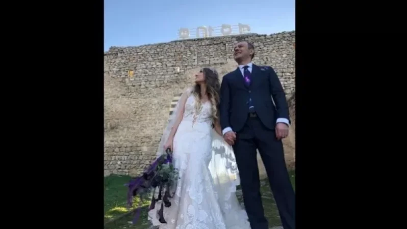 «Հարսանիք Շուշիում» օպերացիան սկսված է. Արմեն Գրիգորյանը լուսանկար է հրապարակել հարսնացուի հետ