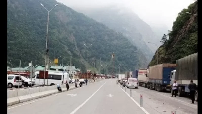 Լարսը բաց է բոլոր տեսակի մեքենաների համար