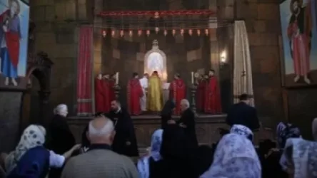 Երևանում մտել են եկեղեցիներ ու պատարագի ժամանակ անվայել արտահայտություններով վիրավորել մարդկանց