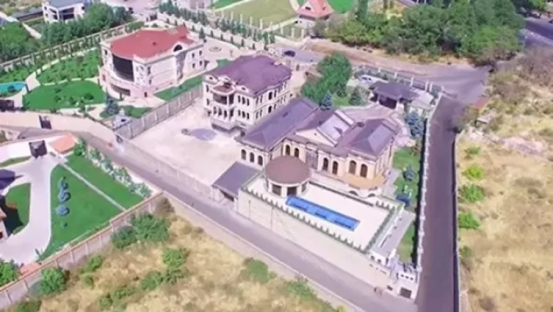 «Ժամանակ». Ինչպիսին կլինի Մոնումենտում նախկինների ապօրինի կառուցված շենքերի ճակատագիրը