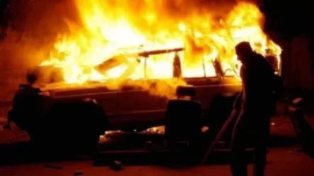 Երևանի Աթոյան փողոցում հրդեհվել են ավտոտնակներ և ավտոմեքենաներ