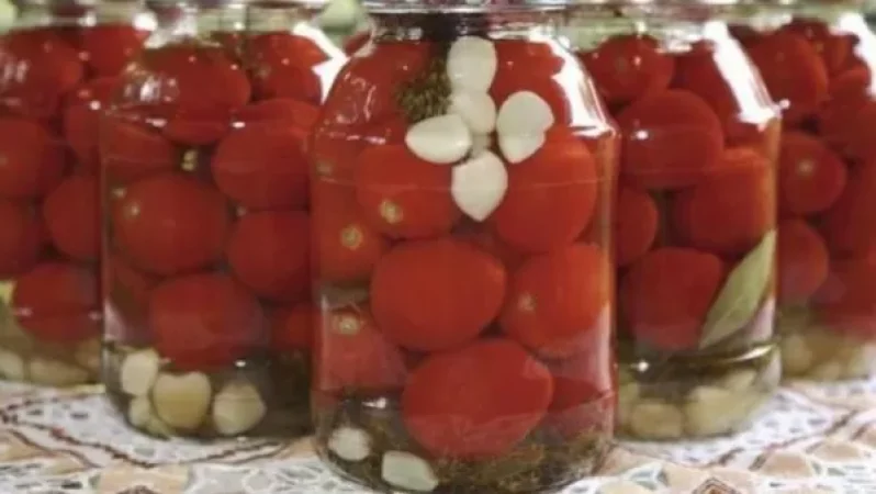 Արմավիրի մարզում 3 մարդ է տուժել բոտուլիզմից. պատճառը լոլիկի մարինադն է