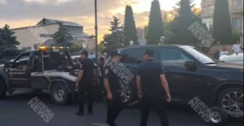 Սամվել Կարապետյանի տնից մոտ 45 անձի են բերման ենթարկել. նրանց մեջ կան վիրավորներ