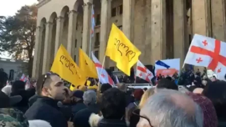 ՏԵՍԱՆՅՈՒԹ. Թբիլիսիում ընթանում է ընդդիմության հանրահավաքը. ցուցարարների թիվը մի քանի հազար է կազմում