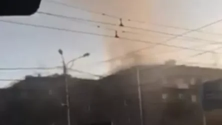 Հրդեհ է բռնկվել Երևանի Կոմիտասի պողոտայի և Փափազյան փողոցի խաչմերուկում գտնվող 5 հարկանի շենքի տանիքում