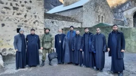 Այս եկեղեցականներն են ռուս խաղաղապահների աջակցությամբ պահում ադրբեջանցիներով շրջապատված Դադիվանքը