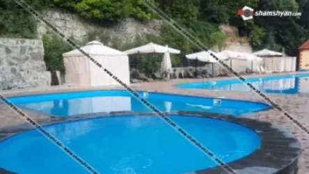 Լողավազանից դուրս է բերվել անգիտակից վիճակում գտնվող 33-ամյա մի կին, որը հիվանդանոց տեղափոխելու ճանապարհին մահացել է