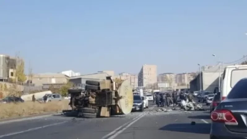 Դավիթ Բեկի պողոտայում տեղի ունեցած ողբերգական վթարից վիրավորած Ռոբերտ Կարապետյանի վիճակը ծայրահեղ ծանր է