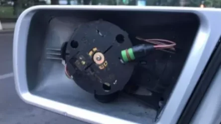 Բացահայտվեց մեքենաների հայելիների գողությունը