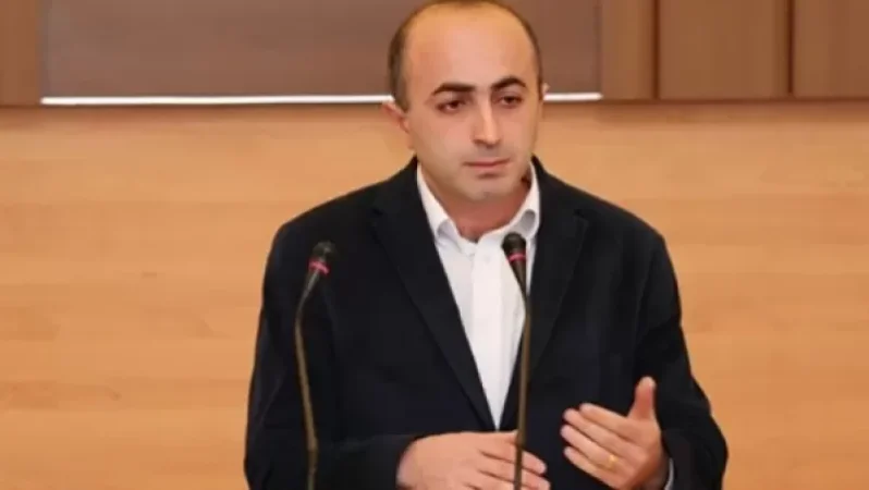 Արցախում բնակելի անշարժ գույք կորցրած բոլոր բնակիչները կստանան աջակցություն. Հայկ Խանումյան