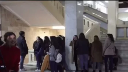 ԵՊՀ ուսանողները բողոքի ակցիա են անում