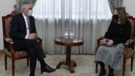 Փոխվարչապետ Մհեր Գրիգորյանն ընդունել է ԱՄՆ արտակարգ և լիազոր դեսպանին Լինն Թրեյսիին