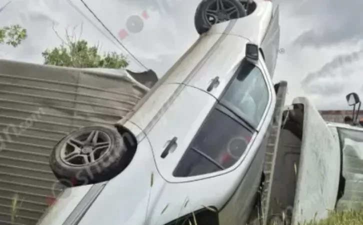 ՊՆ ժամկետային զինծառայողը «Mercedes»-ով բախվել է դաշտում կայանված «Mercedes Sprinter»-ին․ ԶԼՄ