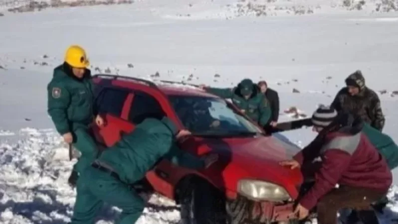 Փրկարարներն արգելափակումից դուրս են բերել 11 ավտոմեքենա