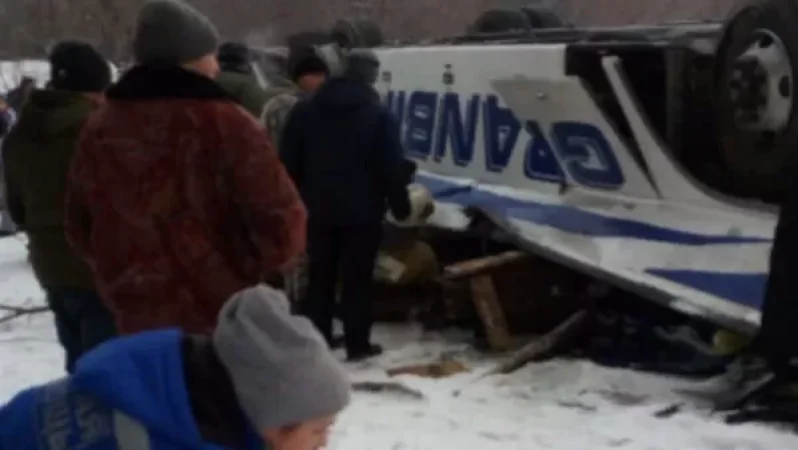 Video: Tourist Bus Falls Off Bridge in Russia, Dozens Dead