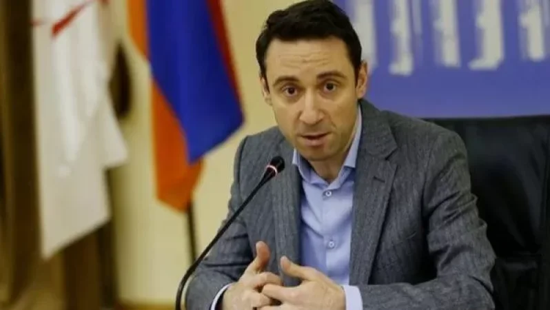 Ինչու քաղաքապետի մշտական արձակուրդը դադար չունի. «Ժողովուրդ»