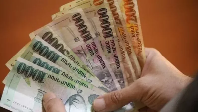 Հայկական դրամը շարունակում է արժեզրկվել. «Ժողովուրդ»