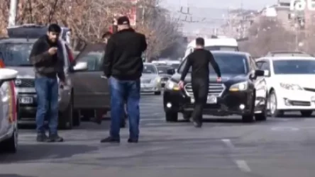 ՈՒՂԻՂ. Ավտոերթ Երևանում. պահանջում են Նիկոլ Փաշինյանի հրաժարականը