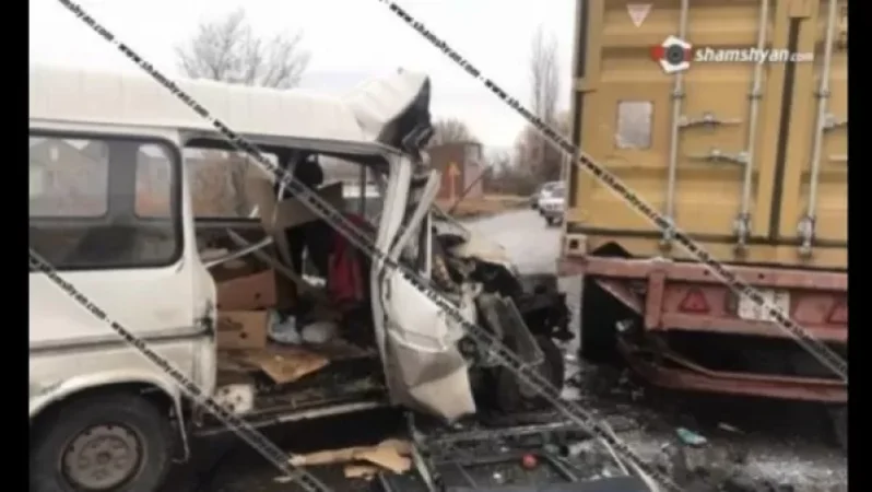 Ford Transit–ը բախվել է վրացական համարանիշներով բեռնատարի