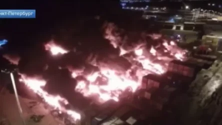 ՏԵՍԱՆՅՈՒԹ. Հրշեջներին մեծ դժվարությամբ հաջողվել է մարել Սանկտ Պետերբուրգի հարավում բռնկված խոշոր հրդեհը