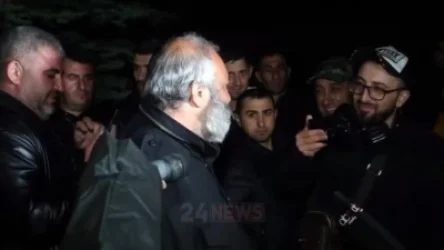 ՏԵՍԱՆՅՈՒԹ. Բագրատ Սրբազանը պատասխանում է լրագրողների հարցերին