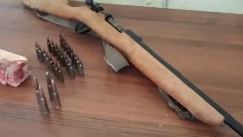 Ապօրինի պահվող գնդացիր, ինքնաձիգներ, հրացաններ, նռնակներ. ոստիկանների բացատրական աշխատանքի արդյունքը