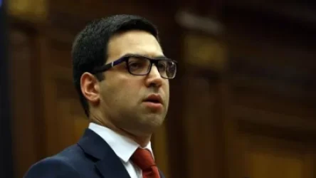 Տպավորություն է, թե գիտեք արմատական փոփոխություների ճանապարհը, բայց ինձնից թաքուն եք պահում. Բադասյանը՝ Բաբաջանյանին