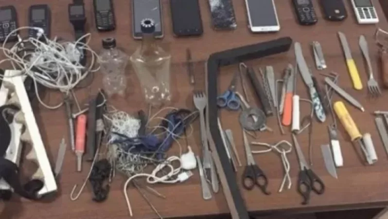 ՔԿՀ-ների ծառայողները խուզարկությունների արդյունքում մեծ թվով արգելված իրեր են հայտնաբերել