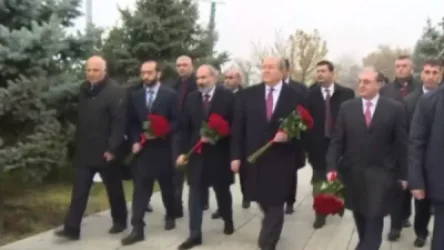 ՈՒՂԻՂ․ Վարչապետը, նախագահն ու արտգործնախարարը Ծիծեռնակաբերդի հուշահամալիրում են