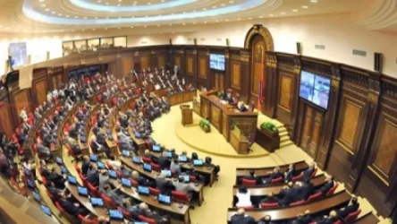 ԱԺ-ն ընդունեց ՍԴ-ի դատավորներին վաղաժամ կենսաթոշակի ուղարկելու վերաբերյալ օրենքի նախագիծը