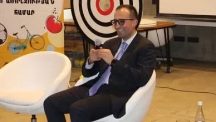 Արսեն Թորոսյանը պատասխանել է դպրոցականների հարցերին
