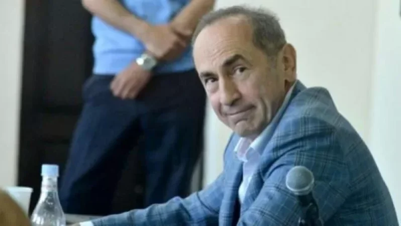 «Շուշին ծախածն ընդդեմ Շուշին ազատագրածների». բողոքի ակցիա` Քոչարյանի դատական նիստից առաջ