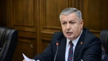 Սերգեյ Բագրատյանը ներկայացրել է Դավիթ Անանյանին ուղարկված հրավերի ապացույցները