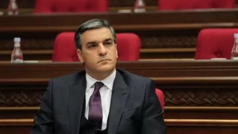 Հայկական կողմը պետք է հրապարակի գերիների այն թիվը, որոնց տիրապետում է. Արման Թաթոյան