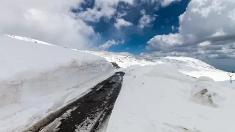 Երևան - Մեղրի ճանապարհին արգելափակվել է մոտ 100 ավտոմեքենա, 12–ը`բախվել. ԱԻՆ